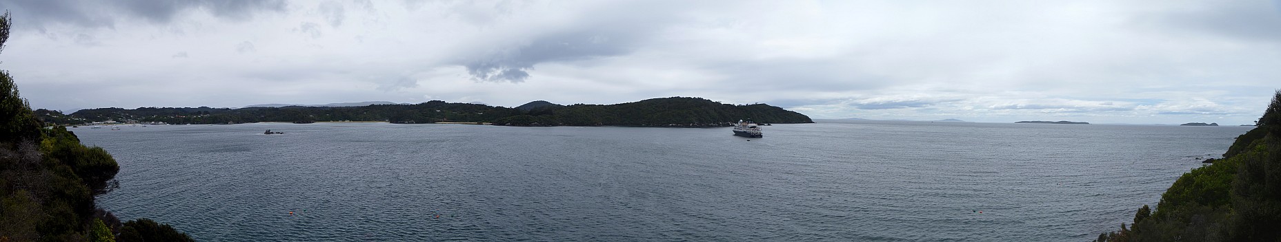 2019-11-15 12.49.09 Panorama Jim - Oban Bay_stitch.jpg: 14964x2837, 31587k (2019 Dec 12 22:03)