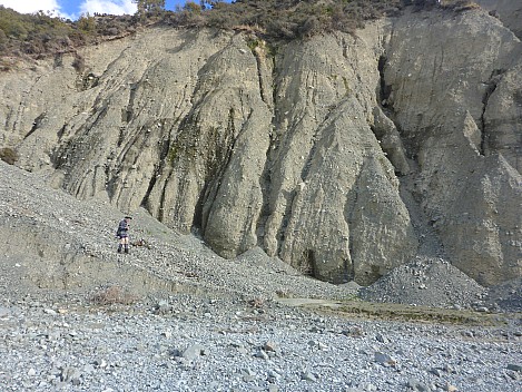2020-08-29 14.22.59 P1030347 Simon - Brian and eroding river banks.jpeg: 4608x3456, 6123k (2020 Sept 04 20:05)