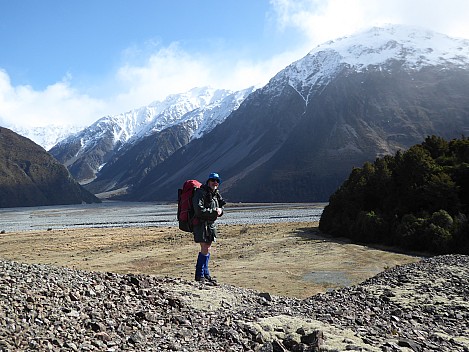 2020-08-30 12.55.17 P1020268 Brian - Simon outside Curtis Memorial Hut.jpeg: 4000x3000, 4991k (2020 Oct 24 12:25)