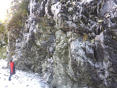 Brian and icicles
Photo: Simon
2020-09-03 14.44.40; '2020 Sept 03 14:44'
Original size: 4,608 x 3,456; 5,852 kB
2020-09-03 14.44.40 P1030493 Simon - Brian and icicles.jpeg