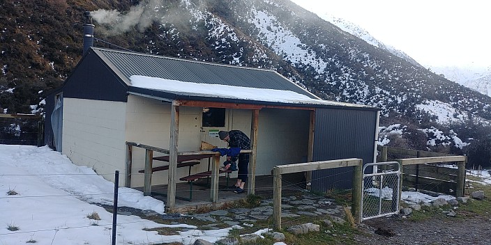 2020-09-03 16.54.46_HDR LG6 Simon - Brian at Growler Hut.jpeg: 4160x2080, 3747k (2020 Nov 07 13:29)