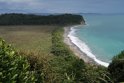 2022-03-06 14.02.32 IMG_0298 Brian - Te Oneone Beach from Mt Oneone.jpeg: 5472x3648, 8692k (2022 Oct 22 08:29)