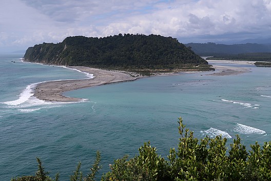 2022-03-06 14.02.47 IMG_0299 Brian - Wanganui River mouth.jpeg: 5472x3648, 7512k (2022 Oct 22 08:29)
