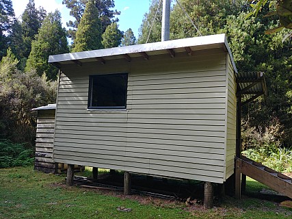 Architect Creek Hut
Photographer;&nbsp;Simon
2022-03-10&nbsp;11.23.44;&nbsp;Metadata time: '2022 Mar 10 11:23'
Original size:&nbsp;4,160 x 3,120; 6,363 kB
Filename: 2022-03-10 11.23.44_HDR LG6 Simon - Architect Creek Hut.jpeg