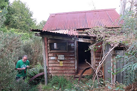 Simon outside Hamers Flat Hut
Photographer;&nbsp;Brian
2022-03-11&nbsp;09.48.50;&nbsp;Metadata time: '2022 Mar 11 09:48'
Original size:&nbsp;5,472 x 3,648; 11,061 kB
Filename: 2022-03-11 09.48.50 IMG_0336 Brian - Simon outside Hamers Flat Hut.jpeg