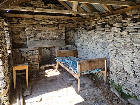 Inside Whites Hut off Symes Road
Photo: Simon
2022-12-29 09.56.25; '2022 Dec 29 09:56'
Original size: 9,248 x 6,936; 14,765 kB
2022-12-29 09.56.25 S20+ Simon - inside Whites Hut off Symes Road.jpeg