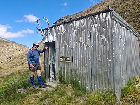 At Lauder Basin Hut
Photo: Simon
2022-12-31 14.02.41; '2022 Dec 31 14:02'
Original size: 9,248 x 6,928; 17,029 kB