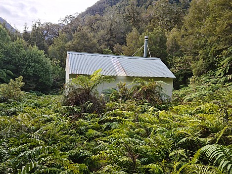 Middle Head Hut
Photo: Simon
2023-04-16 16.22.00; '2023 Apr 16 16:22'
Original size: 9,248 x 6,936; 19,928 kB