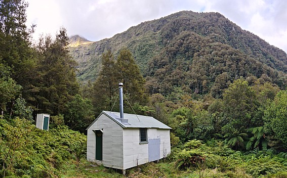 Middle Head Hut
Photo: Simon
2023-04-17 08.36.33; '2023 Apr 17 08:36'
Original size: 14,187 x 8,802; 113,425 kB; stitch