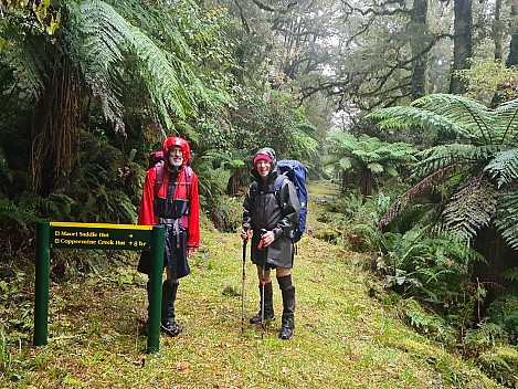 Brian and Philip at Māori Saddle Hut turnoff
Photo: Simon
2023-04-18 12.46.34; '2023 Apr 18 12:46'
Original size: 9,248 x 6,936; 13,033 kB