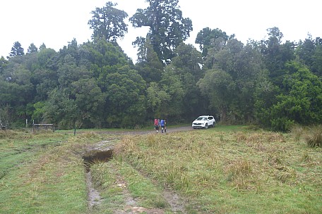 Arriving Back At The Car
Photographer;&nbsp;Philip
2023-04-21&nbsp;11.04.36;&nbsp;Metadata time: '2023 Apr 21 11:04'
Original size:&nbsp;4,320 x 2,880; 5,038 kB
Filename: 2023-04-21 11.04.36 P1070174 Philip - arriving back at the car.jpeg