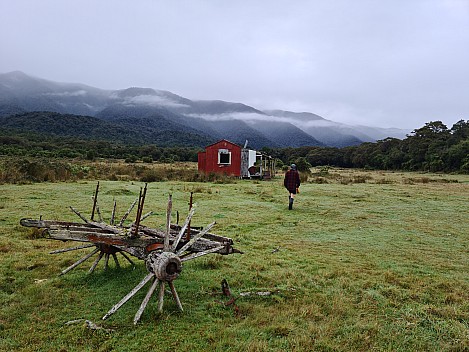 Brian arriving at Joes Hut
Photo: Simon
2023-04-21 09.11.14; '2023 Apr 21 09:11'
Original size: 9,248 x 6,936; 19,855 kB