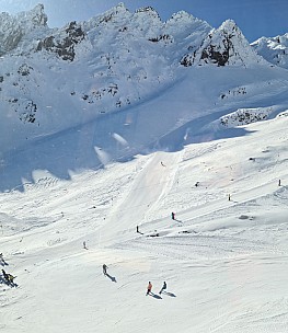 Pinnacles from Pātaka cafe
Photo: Adrian
2023-08-06 10.09.49; '2023 Aug 06 10:09'
Original size: 8,715 x 10,061; 10,726 kB; stitch
2023-08-06 10.09.49 S20+ Adrian - Pinnacles from Pātaka cafe_stitch.jpg