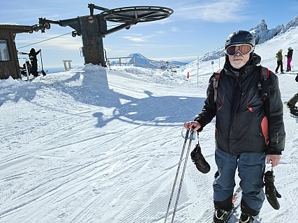 At the top of the West Ridge Quad
Photographer;&nbsp;Simon
2023-08-05&nbsp;11.01.13;&nbsp;Metadata time: '2023 Aug 05 11:01'
Original size:&nbsp;9,248 x 6,936; 13,567 kB
Filename: 2023-08-05 11.01.13 S20+ Simon - at the top of the West Ridge Quad.jpeg