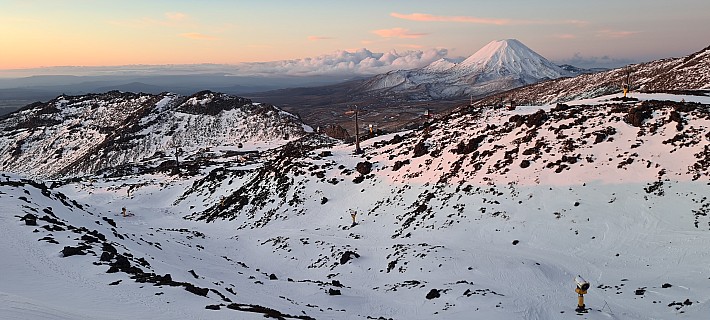 Sunset across Tennants gully
Photographer;&nbsp;Adrian
2023-08-05&nbsp;17.34.47;&nbsp;Metadata time: '2023 Aug 05 17:34'
Original size:&nbsp;4,032 x 1,816; 2,660 kB
Filename: 2023-08-05 17.34.47 S20+ Adrian -  Sunset across Tennants gully.jpeg