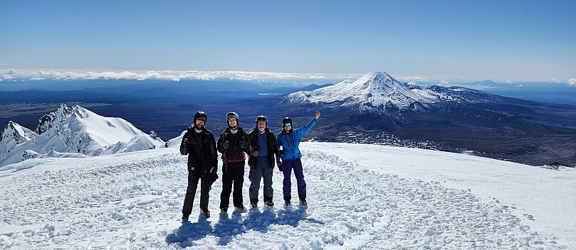 Kevin, Adrian, Simon and Jo on Pinnacle Ridge
Photo: Paul Bagshaw
2023-08-30 11.51.22; '2023 Aug 30 11:51'
Original size: 4,000 x 1,740; 1,978 kB; cr