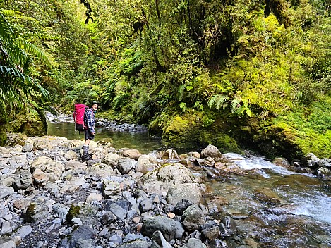 Brian in the Ōtaki coming down to the Big Bend
Photo: Simon
2024-01-03 08.33.49; '2024 Jan 03 08:33'
Original size: 9,248 x 6,936; 22,251 kB
2024-01-03 08.33.49 S20+ Simon - Brian in the Ōtaki coming down to the Big Bend.jpeg Brian in the Ōtaki coming down to the Big Bend
Photo: Simon
2024-01-03 08.33.49; '2024 Jan 03 08:33'
Original size: 9,248 x 6,936; 22,251 kB
2024-01-03 08.33.49 S20+ Simon - Brian in the Ōtaki coming down to the Big Bend.jpeg