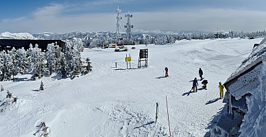 Ski Yokoteyama, Shibutoge, and Kumanoyu 
Mt Yokote
Photo: Adrian
2024-03-08 10.32.28; '2024 Mar 08 10:32'
Original size: 13,149 x 6,772; 13,798 kB; stitch
2024-03-08 10.32.28 S20+ Adrian - Mt Yokote_stitch.jpg