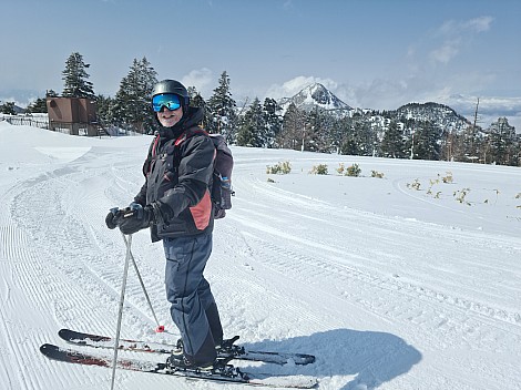 Simon skiing Second Skiing slope road
Photo: Adrian
2024-03-08 12.21.29; '2024 Mar 08 16:21'
Original size: 9,248 x 6,928; 10,792 kB