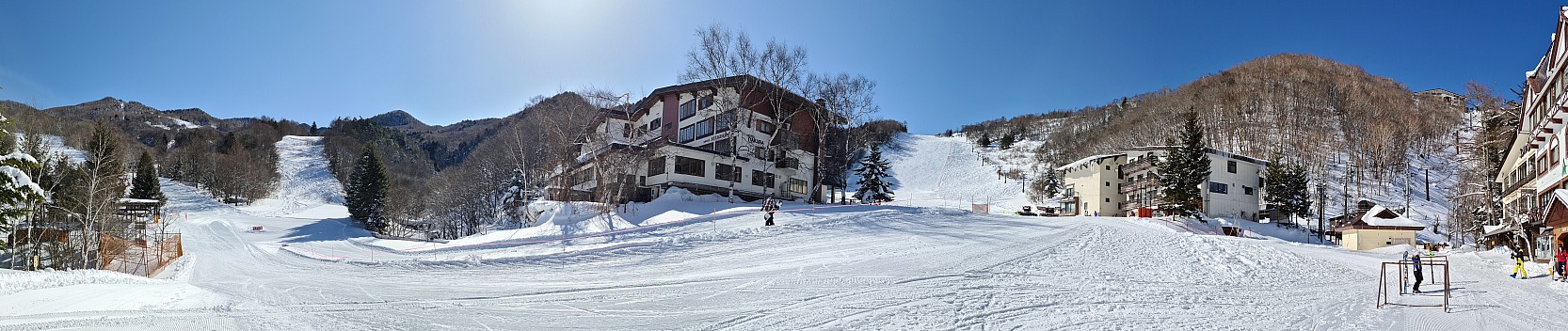 Giant village early morning bluebird day
Photo: Simon
2024-03-11 09.09.47; '2024 Mar 11 13:09'
Original size: 29,823 x 6,301; 67,264 kB; stitch