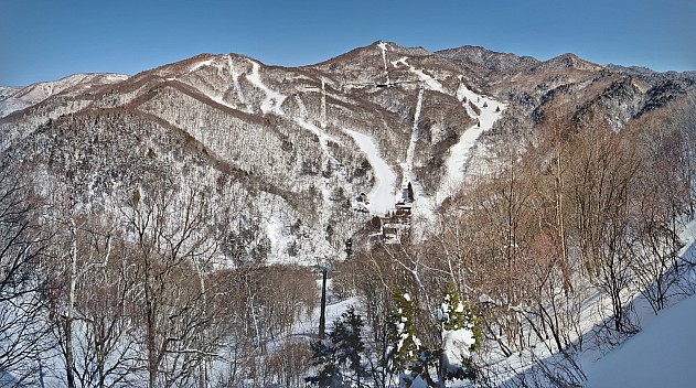 View from Shiga Kōgen Station of Nishitateyama
Photo: Adrian
2024-03-11 11.49.42; '2024 Mar 11 15:49'
Original size: 5,211 x 2,905; 5,439 kB