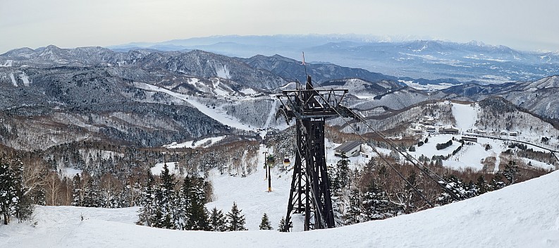 View from Higashitateyama Gondola top station
Photo: Adrian
2024-03-11 14.36.40; '2024 Mar 11 18:36'
Original size: 12,747 x 5,655; 17,011 kB; stitch