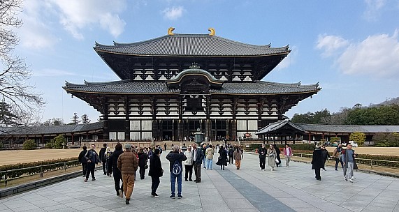 Tōdai-ji Temple str cr
Photo: Jim
2024-03-14 15.49.53; '2024 Mar 14 15:49'
Original size: 2,474 x 1,317; 993 kB; {i:2;}
2024-03-14 15.49.53 S21FE+ Jim - Tōdai-ji Temple_str_cr.jpg