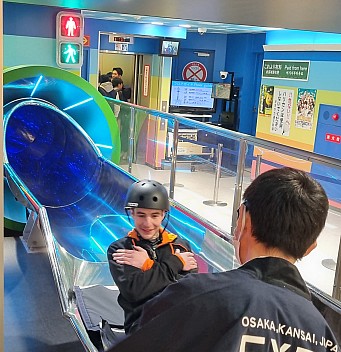 Adrian at the bottom of the Tsūtenkaku Tower slide
Photo: Jim
2024-03-14 10.32.30; '2024 Mar 14 14:32'
Original size: 1,919 x 1,980; 1,091 kB; str, cr
2024-03-14 10.32.30 S21FE+ Jim - Adrian at the bottom of the Tsūtenkaku Tower slide_str_cr.jpg