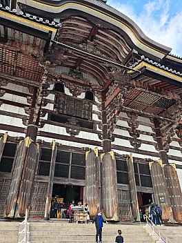 Tōdai-ji entrance
Photo: Simon
2024-03-14 15.53.05; '2024 Mar 14 19:53'
Original size: 6,928 x 9,248; 18,726 kB
2024-03-14 15.53.05 S20+ Simon - Tōdai-ji entrance.jpeg