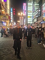 Kuromon market, Ōsaka Castle, Sumo Wrestling and Edion Arean\, Dōtonburi
Adrian and Jim in Dotonburi
Photo:&nbsp;Simon
2024-03-15&nbsp;19.26.51;&nbsp;'2024 Mar 15 19:26'
Original size:&nbsp;6,928 x 9,248; 12,119 kB
2024-03-15 19.26.51 S20+ Simon - Adrian and Jim in Dotonburi.jpeg