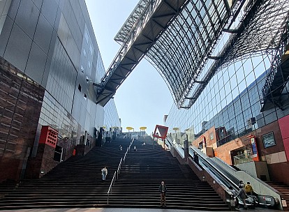 Simon on Kyoto Station stairs
Photographer;&nbsp;Jim
2024-03-16&nbsp;12.40.58;&nbsp;Metadata time: '2024 Mar 16 12:40'
Original size:&nbsp;2,992 x 2,198; 2,300 kB;&nbsp;cr
Filename: 2024-03-16 12.40.58 S21FE+ Jim - Simon on Kyoto Station stairs_cr.jpg