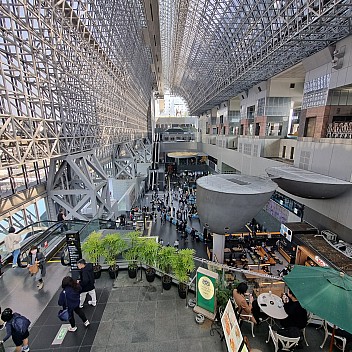 Kyoto Station
Photo: Jim
2024-03-16 12.39.59; '2024 Mar 16 16:40'
Original size: 2,992 x 2,992; 3,131 kB
2024-03-16 12.39.59 S21FE+ Jim - Kyoto Station.jpeg