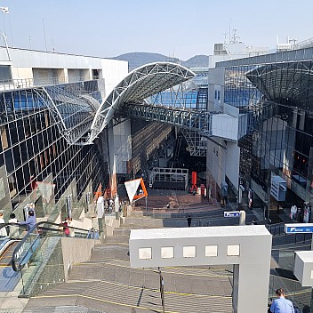 Kyoto Station from the top of the stairs
Photo: Jim
2024-03-16 12.44.54; '2024 Mar 16 16:44'
Original size: 2,992 x 2,992; 3,082 kB
2024-03-16 12.44.54 S21FE+ Jim - Kyoto Station from the top of the stairs.jpeg