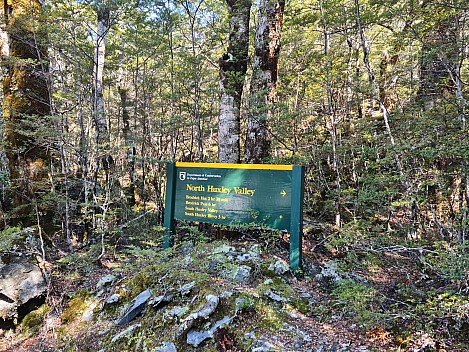 North Huxley Valley sign
Photo: Simon
2024-09-30 14.46.33; '2024 Sept 30 14:46'
Original size: 9,248 x 6,936; 24,510 kB
2024-09-30 14.46.33 S20+ Simon - North Huxley Valley sign.jpeg