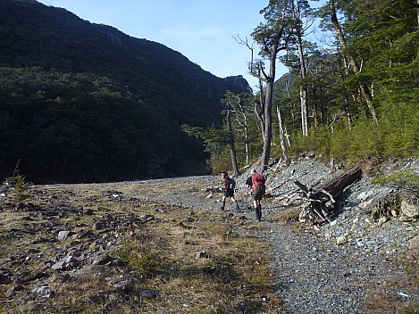 Brian and Simon entering the South Huxley
Photo: Philip
2024-10-01 08.57.17; '2024 Oct 01 08:57'
Original size: 4,320 x 3,240; 5,398 kB
2024-10-01 08.57.17 P1070604 Philip - Brian and Simon entering the South Huxley.jpeg Brian and Simon entering the South Huxley
Photo: Philip
2024-10-01 08.57.17; '2024 Oct 01 08:57'
Original size: 4,320 x 3,240; 5,398 kB
2024-10-01 08.57.17 P1070604 Philip - Brian and Simon entering the South Huxley.jpeg