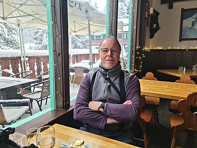 2025-02-25 08.30.12 S20+ Simon - Simon at the Alpine Inn.jpeg: 9248x6936, 12509k (2025 Mar 10 17:19)