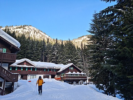 Nick leaving the Alpine Inn
Photographer;&nbsp;Simon
2025-02-26&nbsp;08.33.59;&nbsp;Metadata time: '2025 Feb 26 08:34'
Original size:&nbsp;9,248 x 6,936; 15,667 kB
Filename: 2025-02-26 08.33.59 S20+ Simon - Nick leaving the Alpine Inn.jpeg