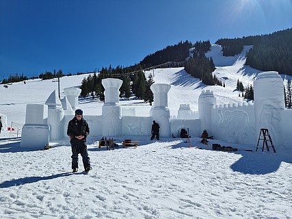 Simon at the White Pass base snow castle
Photographer;&nbsp;Simon
2025-02-28&nbsp;12.44.18;&nbsp;Metadata time: '2025 Feb 28 12:44'
Original size:&nbsp;9,248 x 6,936; 15,222 kB
Filename: 2025-02-28 12.44.18 S20+ Simon - Simon at the White Pass base snow castle.jpeg