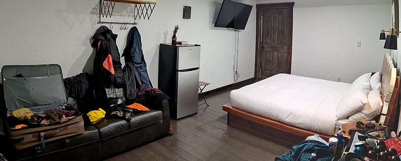 Room at Paradise Village
Photographer;&nbsp;Simon
2025-02-28&nbsp;20.23.31;&nbsp;Metadata time: '2025 Feb 28 20:23'
Original size:&nbsp;11,369 x 4,578; 3,291 kB;&nbsp;stitch
Filename: 2025-02-28 20.23.31 S20+ Simon - room at Paradise Village_stitch.jpg