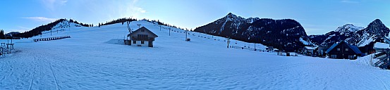 2025-03-05 17.37.54 S20+ Simon - West Base Area_stitch.jpg: 29316x6787, 13244k (2025 Sept 27 18:14)