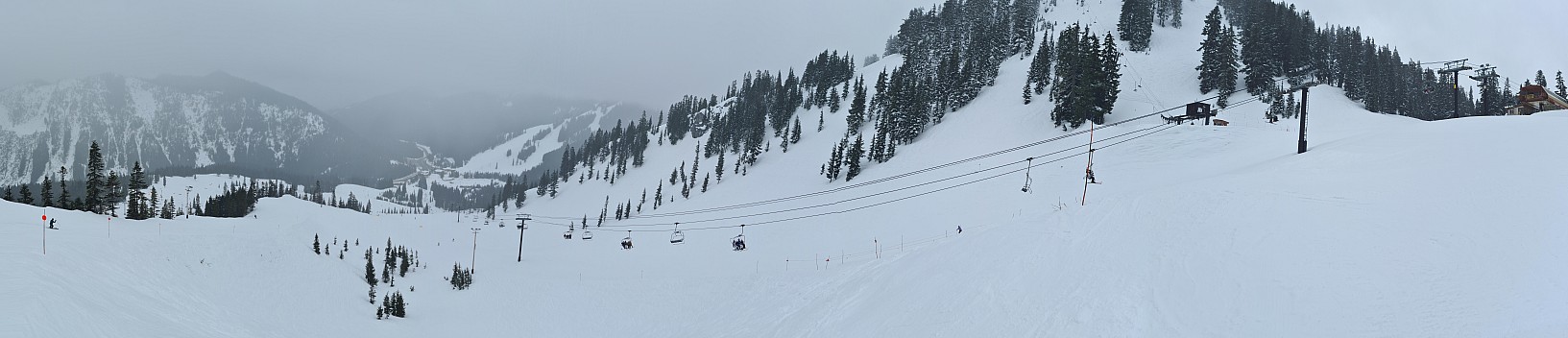 Skyline Express and 7th Heaven
Photo: Simon
2025-03-08 09.42.38; '2025 Mar 08 09:42'
Original size: 30,365 x 6,547; 12,824 kB; stitch
2025-03-08 09.42.38 S20+ Simon - Skyline Express and 7th Heaven_stitch.jpg