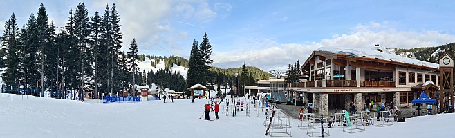 Stevens Pass Base
Photographer;&nbsp;Simon
2025-03-09&nbsp;09.11.37;&nbsp;Metadata time: '2025 Mar 09 09:11'
Original size:&nbsp;19,876 x 6,041; 12,163 kB;&nbsp;stitch
Filename: 2025-03-09 09.11.37 S20+ Simon - Stevens Pass Base_stitch.jpg