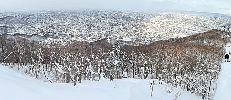Sapporo view from Moiwayama
Photographer;&nbsp;Simon
2026-01-31&nbsp;14.46.41;&nbsp;Metadata time: '2026 Jan 31 14:46'
Original size:&nbsp;6,501 x 2,824; 3,675 kB;&nbsp;stitch
Filename: 2026-01-31 14.46.41 S20+ Simon - Sapporo view from Moiwayama_stitch.jpg