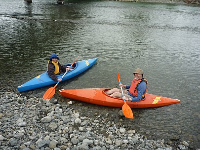 2011-11-26 14.18.12 P1020978 Simon Morison Bush Kayaks in Waiohine.jpeg: 4000x3000, 6896k (2011 Nov 26 14:18)