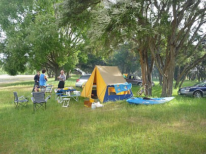 2012-12-01 18.17.36 P1040377 Simon - Morison Bush - campsite.jpeg: 4000x3000, 6860k (2013 Jan 13 11:25)