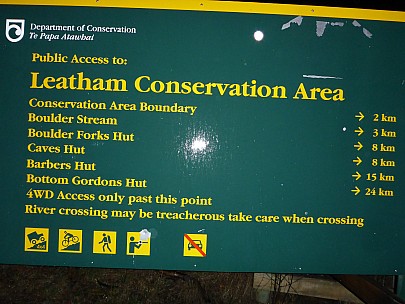 2015-10-01 20.13.39 P1000173 Simon - Leatham Conservation Area sign.jpeg: 4608x3456, 6162k (2015 Nov 06 16:03)