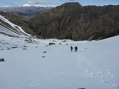 2015-10-03 14.25.34 P1000221 Simon - Brian and Philip near bottom of snow slope.jpeg: 4608x3456, 5810k (2015 Nov 07 16:36)