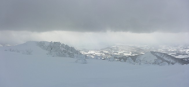 2016-02-27 12.22.05 Panorama Simon - snow off Mt Isola_stitch.jpg: 6651x3098, 15400k (2016 Apr 17 22:33)