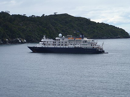 2019-11-15 14.28.06 P1000799 Jim - Heritage Expeditions cruise ship.jpeg: 4320x3240, 4601k (2019 Nov 15 14:28)
