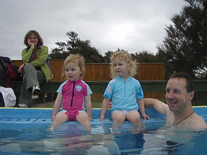 
2007-09-30&nbsp;09.33.48;&nbsp;Metadata time: '2007 Sept 30 09:33'
Original size:&nbsp;3,072 x 2,304; 2,918 kB
Filename: 2007-09-30 09.33.48 P9300180.jpeg